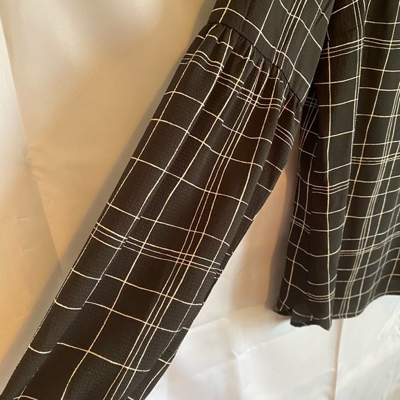 Blouse, size Large - Picture 5 of 7